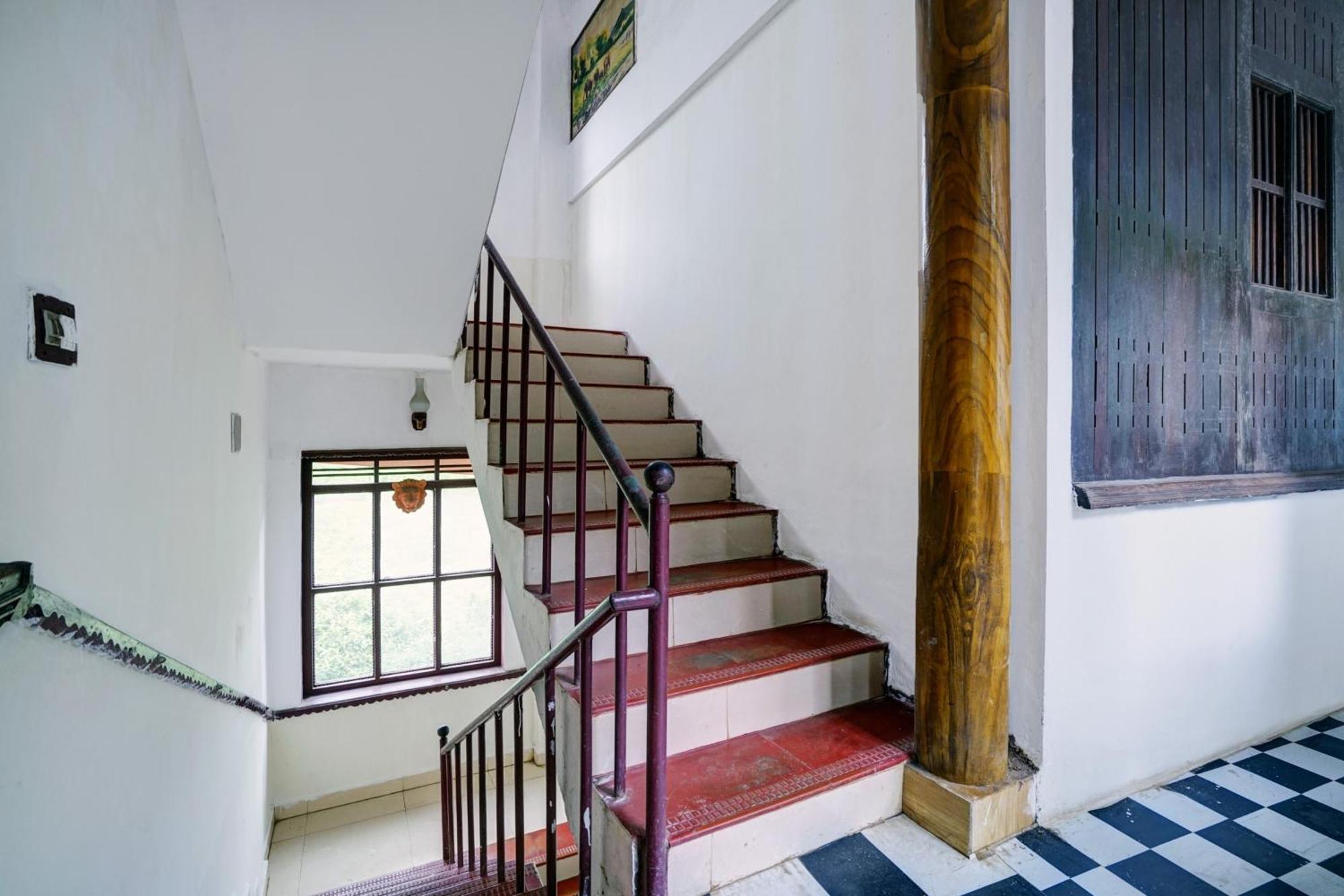 Oyo Flagship Meadow View Inn Thekkady Eksteriør bilde